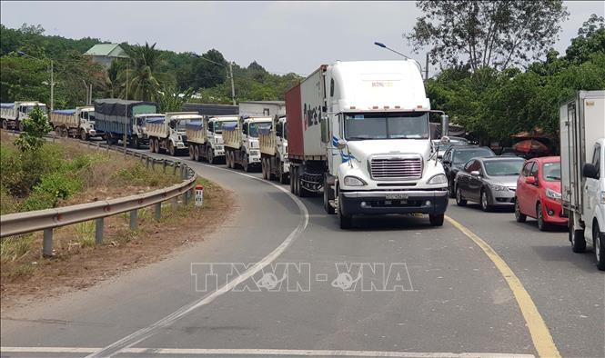 Bình Phước: Xe tải gây tai nạn liên hoàn giữa cầu, quốc lộ 14 ùn tắc gần 1km